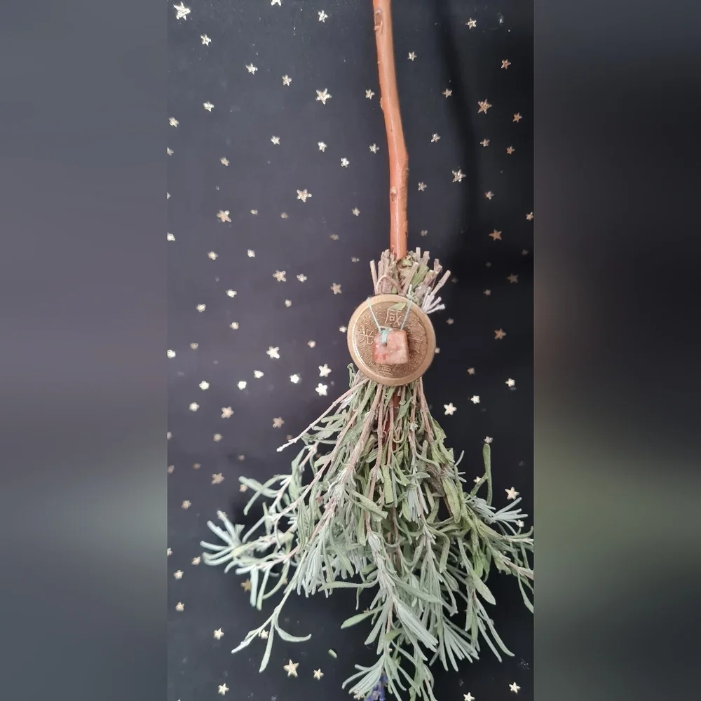 Good Fortune Broom - Picture 3 of 4